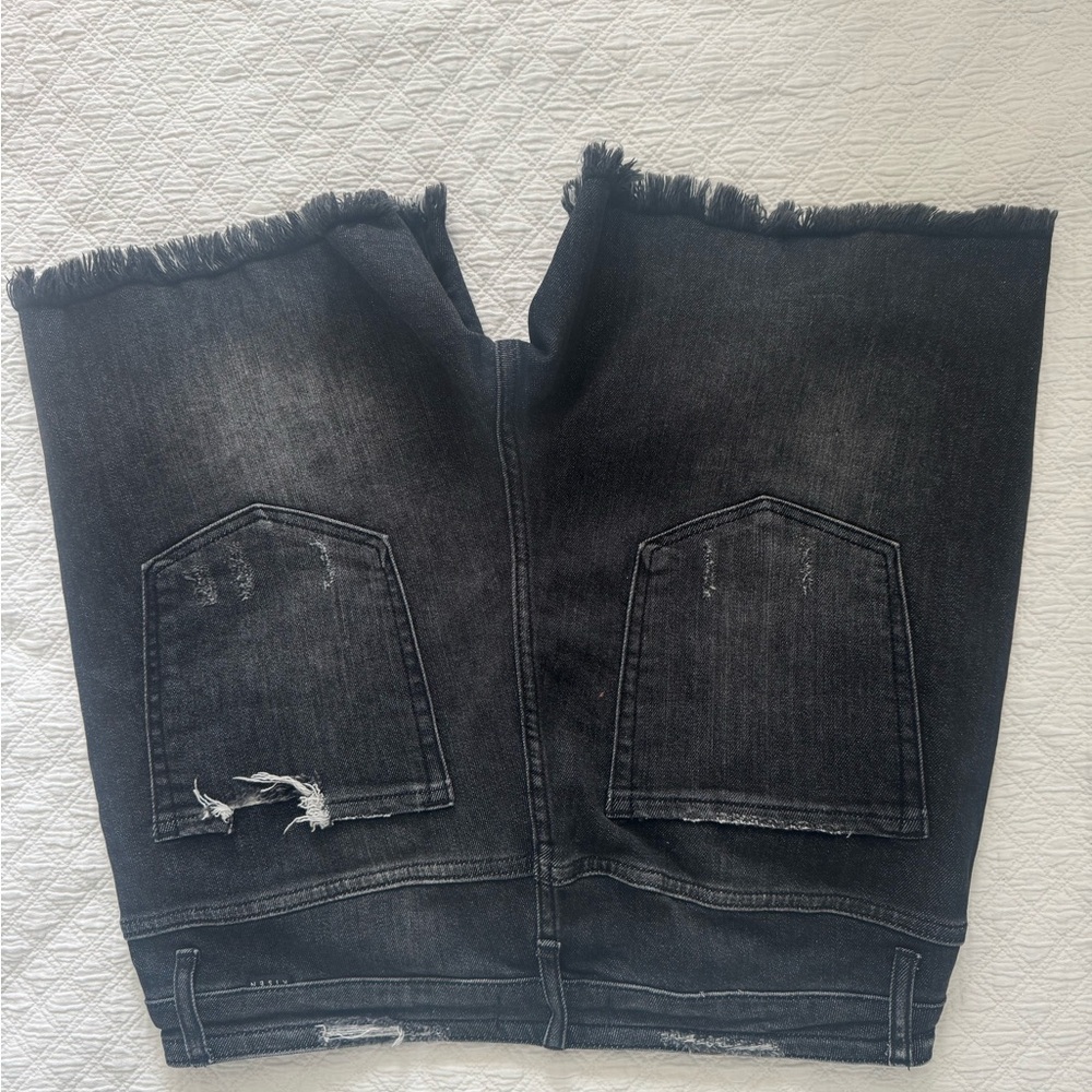 Risen Jeans Distressed Black Denim Shorts 2XL NWT - Picture 3 of 3